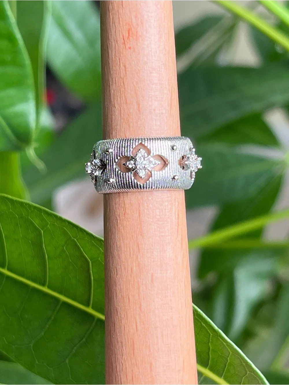 Sterling Silver Floral Cutout Filigree Wide Band Ring w/Accent Stones,adjustable